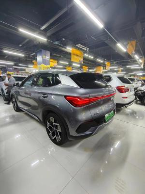 Chine Moteur de 2L voiture électrique d'occasion expérience polyvalence équipement lourd cinq places à vendre