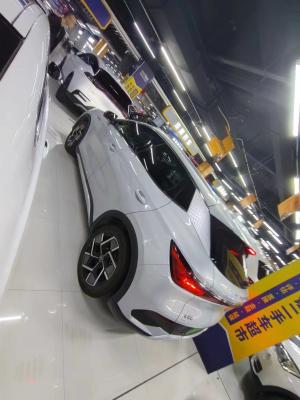 Китай Седан 4 двери Подержанный электромобиль Отличный рейтинг безопасности и доступный продается