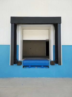 China Mechanical Loading Dock Shelter PVC Canvas folded Dock Door Shelters for sale