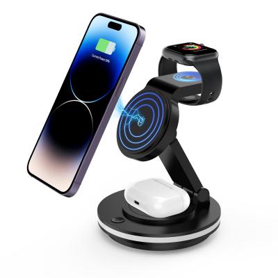 China 4 en 1 Cargador portátil inalámbrico magnético para Iphone Lámpara Estación de carga para teléfonos relojes para auriculares en venta
