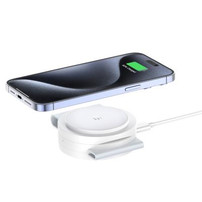 Cina 3 in 1 caricabatterie wireless portatile per iPhone15 caricabatterie da viaggio per iPhone e Apple Watch in vendita