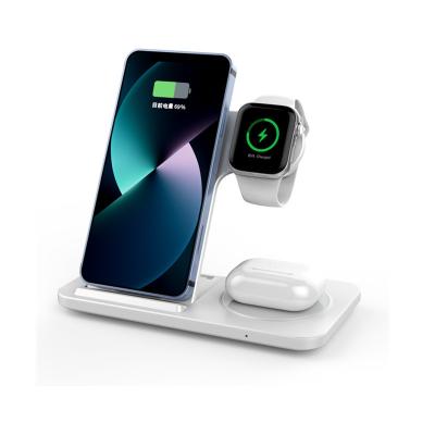 Cina 3 in 1 wireless charger type-c fast wireless charger stand in vendita
