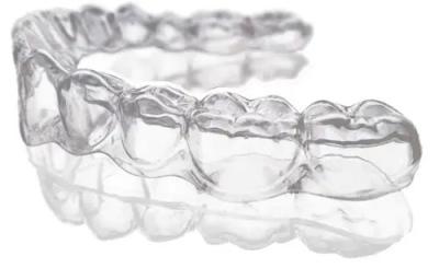 中国 取り外し可能な歯科矯正学の見えない保持器の容易な維持の美しく透明な色 販売のため