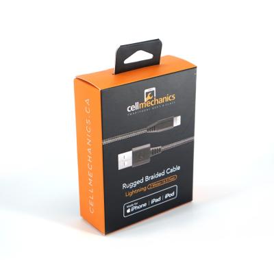China Pantone que imprime a caixa de embalagem Debossing do cabo de dados de USB com gancho à venda