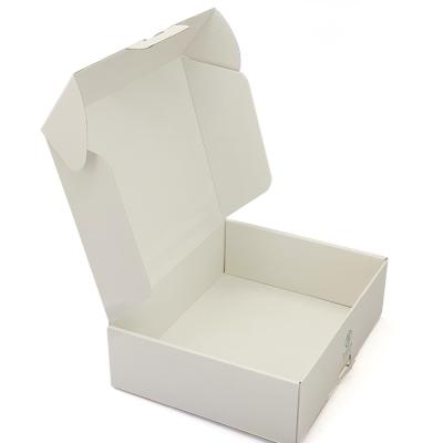 China Tuck Top Corrugated Shipping Boxes Recycle White Matt Lamination for sale