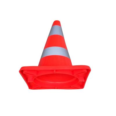 China Being Flexible Singapore Police Security Construction Products 23 cm White Sport Cone Formwork Cones à venda