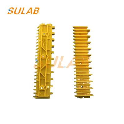 China Peças sobressalentes de escadas rolantes de plástico amarelo Faixa de demarcação de degraus SCS 319900 319901 319902 à venda