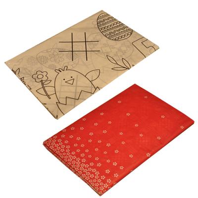 China Cubiertas de mesa de picnic resistentes de papel de la prenda impermeable 2ply del OEM 1/4 dobladas en venta