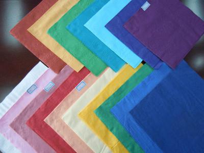 China Brillantemente tejido disponible de las servilletas de tabla del color 15g-19g con personalidad en venta