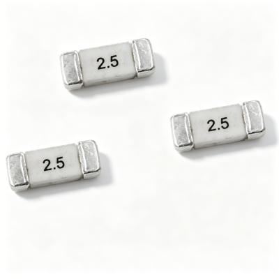 China Fusível SMD montado em superfície 1A 1.25A 1.6A 2A 2.5A 3.15A 4A 5A 6A 7.5A 350V 400V 500V 600V AC DC à venda