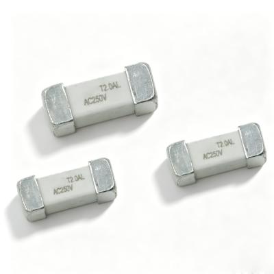 China Fusível SMD montado em superfície 1A 1.25A 1.6A 2A 2.5A 3.15A 4A 5A 6A 7.5A 350V 400V 500V 600V AC DC à venda