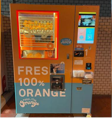 China Auto Fruit Fresh Orange Juice Vending Machine 1000W For Supermarket Store for sale