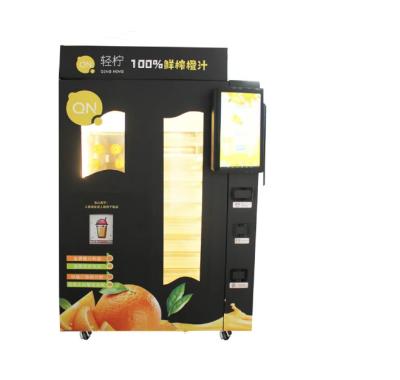 China Fruit Salad Freshly Squeezed Orange Juice Vending Machine With 32 Inch Screen for sale