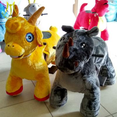 中国 Hansel plush stuffed riding toy walking ride on goat electronic ride on animal 販売のため