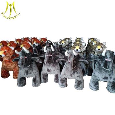 China Hansel shopping mall battery operated plush toys stuffed animals on wheels for sale