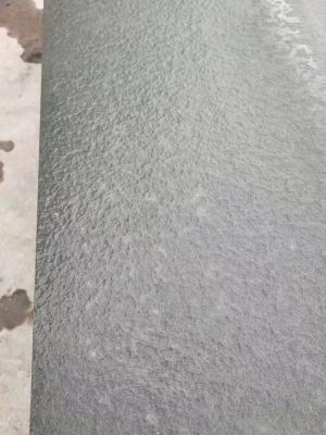Китай На открытом воздухе вымощать зеленеет плиты песчаника 20mm естественные с пылаемой отделкой продается