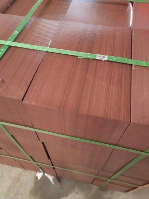 Cina Il legno rosso venato il rivestimento della parete dell'arenaria ha lucidato rispettoso dell'ambiente in vendita