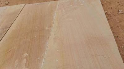 Chine Le bois jaune naturel veine le revêtement de mur de grès avec le visage fendu à vendre