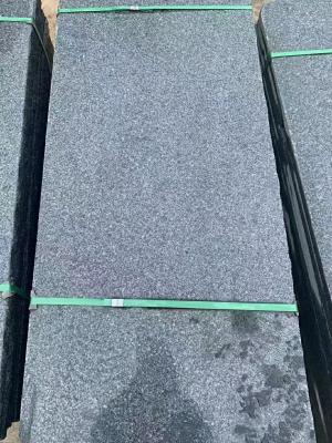 China La piedra al aire libre negra del granito teja la alta resistencia a hielo para las encimeras en venta