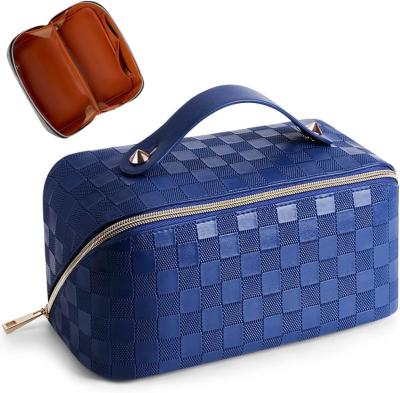 China Portable Travel Cosmetic Bag Plaid Checkered Waterproof With Handle And Divider for sale