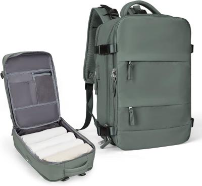 中国 Large Carry On Outdoor Waterproof Hiking Sports  Casual Daypack Travel Bag with independant Shoes Compartment 販売のため
