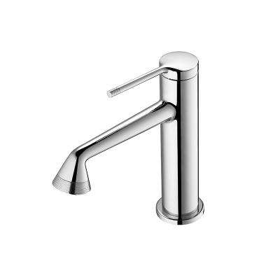 China Chrome Basin Mixer Faucet Deck Mounted Bathroom Faucet Single Lever for sale