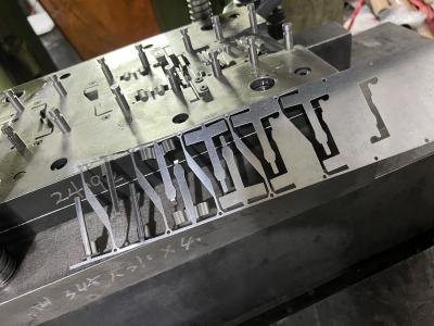China Home continuous die shrapnel OEM custom copper iron aluminum sheet metal processing metal stamping for sale