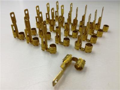 China Hohe Präzisions-Stempelbogen-Metallteil-Form-Durchschlags-Werkzeug für Draht-Verbindungsstück-Verteiler zu verkaufen