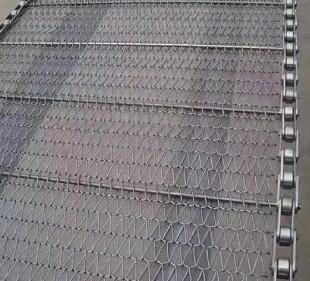 China Transportador de cadena de malla de alambre en espiral de tejido liso SS601 en venta