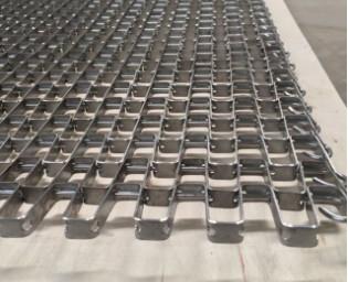 China malla metálica de acero inoxidable del revestimiento de la pared de la banda transportadora de los 20cm-200cm en venta