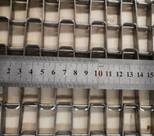Китай Плоский гибкий трубопровод Enrobe ячеистая сеть конвейерной ленты нержавеющей стали для пекарни продается