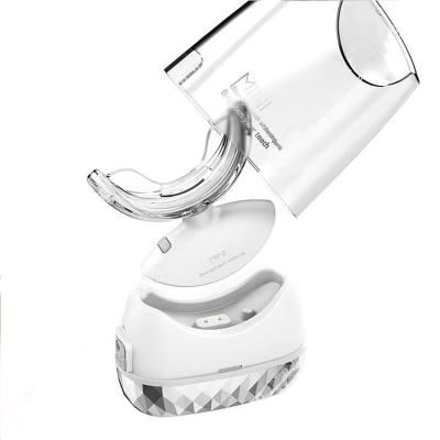 China Instrumento de belleza de dientes de 220V de tensión de pulido de batería de energía de dientes de blanqueamiento de herramienta en venta