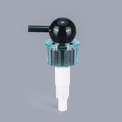Chine Pompe en plastique de bouteille de la serrure 1.5cc 28mm de vis pour le shampooing à vendre
