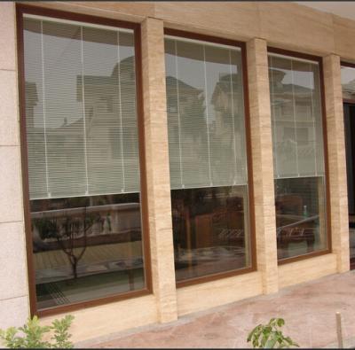 China Persianas de la puerta de exterior de la ventana de vidrio de la división de la oficina dentro de los 2.54CM el 1.2M en venta