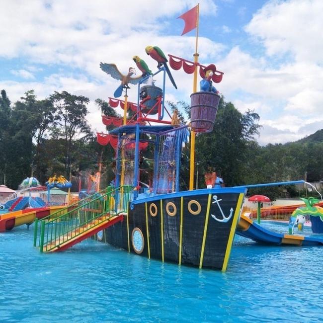 Pirate Ship Water Slide 18m x 16m Family Play Equipment with 500kg ...
