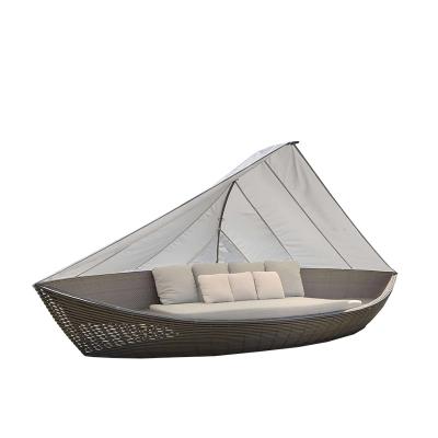 China Cheap Outdoor Lounge Garden Lounger Boat Type Rattan Convertible Rattan Daybed Wicker Daybed for sale