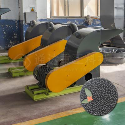 中国 1700kg/h Sawdust Grass Crusher Straw Multi Function Hammer Mill Crusher Machine 販売のため