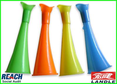 China Football Trumpet Sports Fan Merchandise Yellow Green Soccer Air Horn en venta
