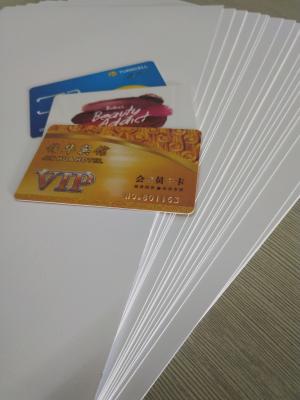 China Hoja de tarjeta impresa por inyección de tinta Material de tarjeta de resina de PVC con líneas de recorte y posición en venta