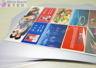 中国 プラスチック カード ポリ塩化ビニール シートの生産のための強い最初の粘性力ポリ塩化ビニールの上塗を施してある上敷 販売のため