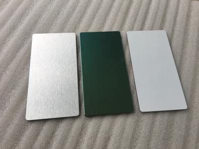China Los paneles de pared exterior decorativos de aluminio de plata brillantes del panel de bocadillo en venta