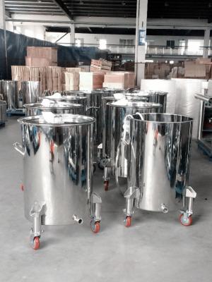 China Cubo de agua de acero inoxidable 316L, tanques de almacenamiento de leche con ruedas en venta