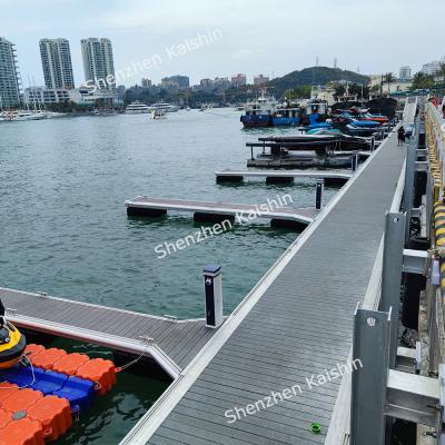 Chine Marina Use Aluminum Alloy Floating Boat Docks Pontoons Long Lasting For Waterfronts à vendre