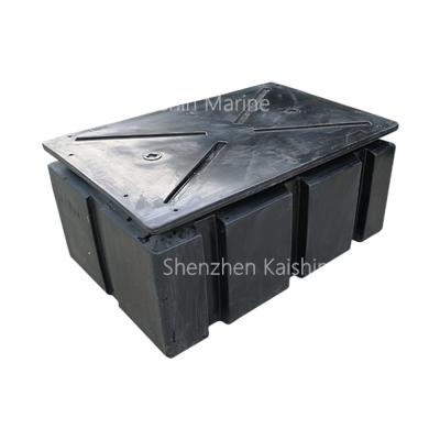 China 350 kgs/M2 Loading Capacity LLDPE Floating Dock Floats For Marina Pontoon Engineering Yacht Boat Berth Walkway Yacht for sale