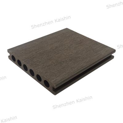 Cina Tolleranza di legno della superficie di rivestimento dello zinco della pavimentazione di Decking composito di plastica di legno in vendita