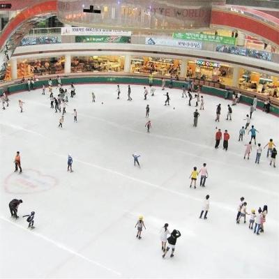 Chine La feuille blanche de plastique polyéthylène d'UHMW pour les patinoires synthétiques parquettent l'anti abrasion à vendre
