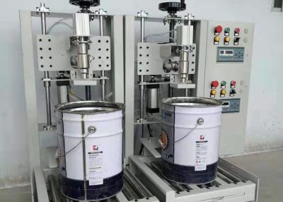 China Os diluidores de pintura tornam mais pesada a máquina de enchimento do cilindro 1L-200L do PC da máquina de enchimento 1-4 à venda