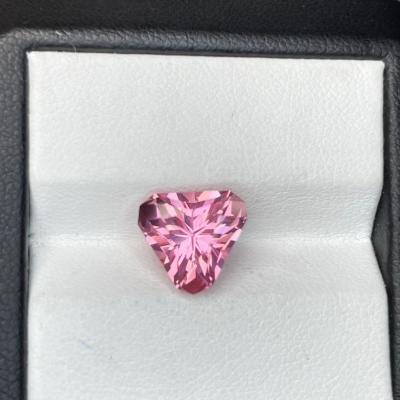China Al2O3 Trigonal Pink Sapphire Gem With Oval Cut For Ring for sale