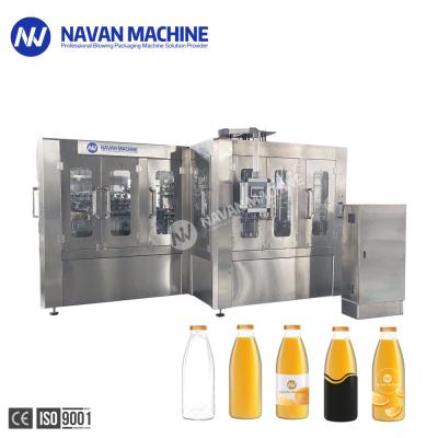 China Tampar de enchimento de Juice Filling Machine With Rinsing do fruto industrial à venda