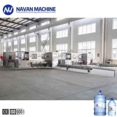 Chine Ligne potable 5 de gallon de l'eau de remplissage de baril complètement automatique de la machine 10-20L à vendre